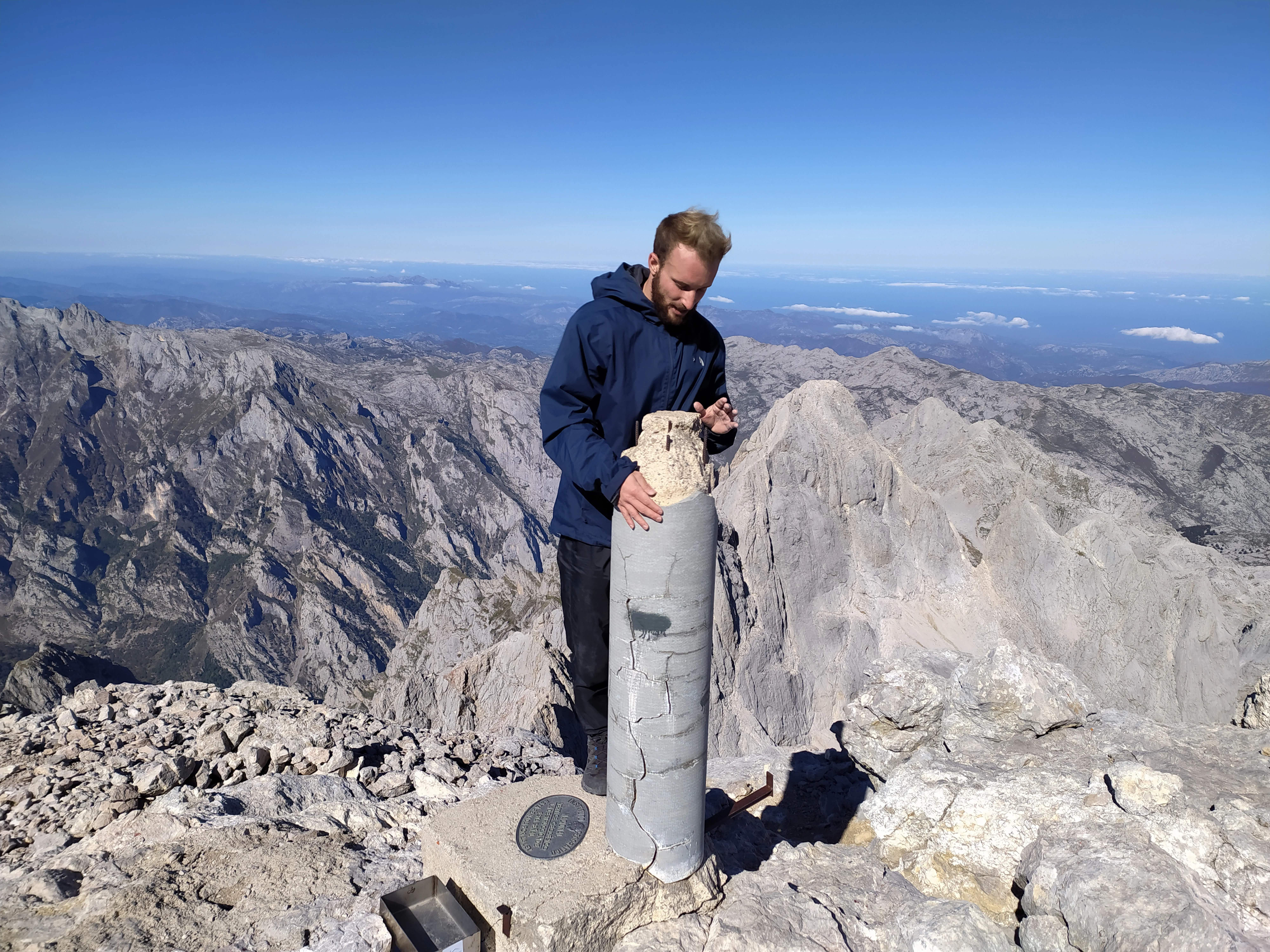 TORRE CERREDO (ASTURIAS/LEÓN) - 2650m